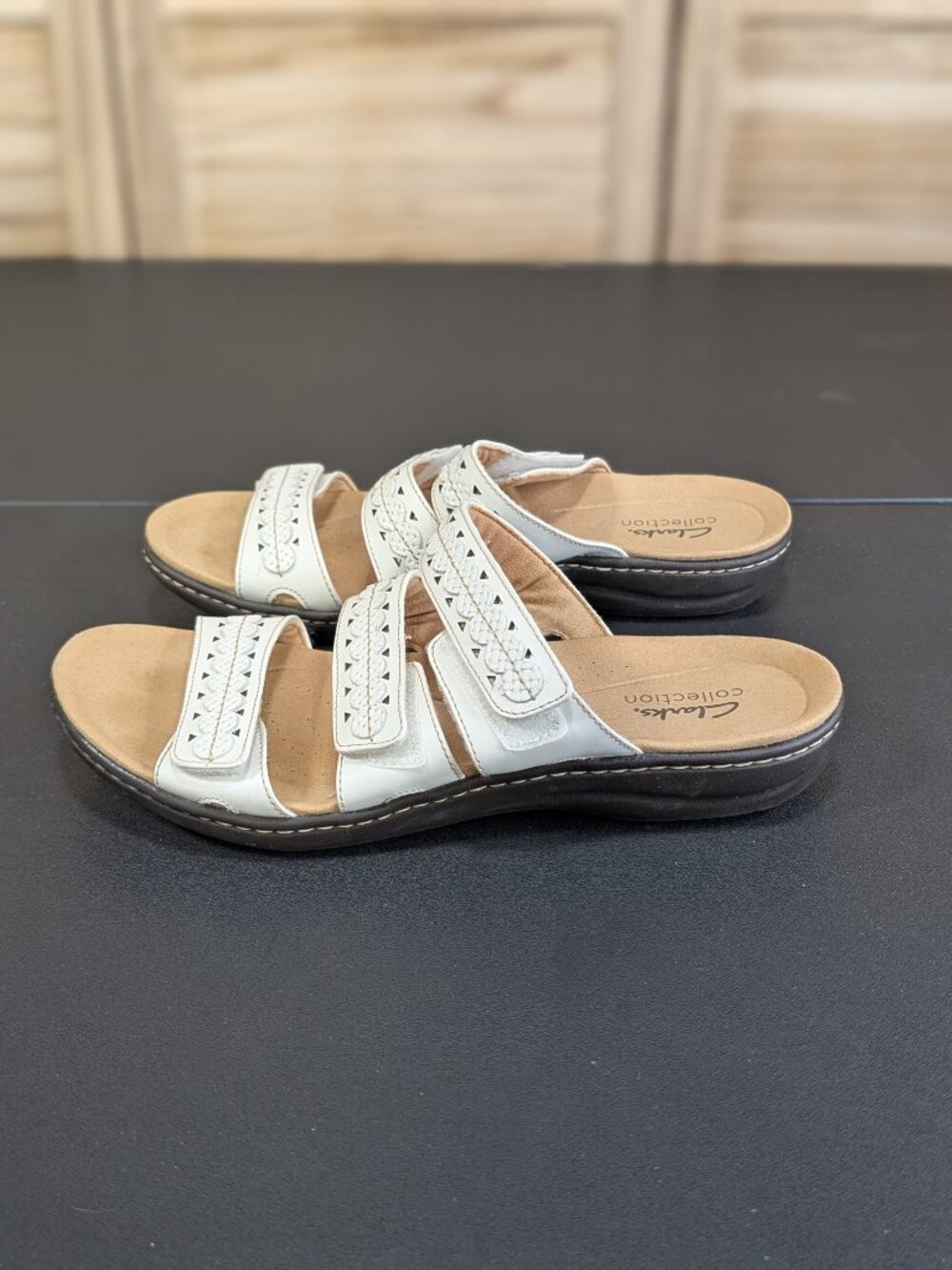 Clarks Women's Laurieann Cove Cream Triple-Strap Slide Sandals Size 8.5 W